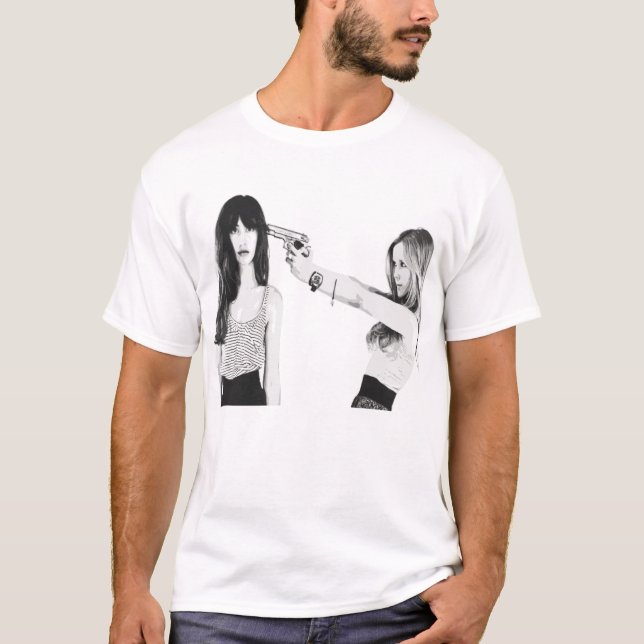 two women one gun t-shirt (Framsida)