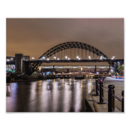 Tyne Bridges på natten Fototryck