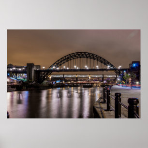 Tyne Bridges på natten Poster