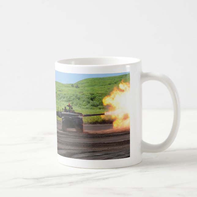 Typ 10-tank och M1A1-tank som visar munstycke blix Kaffemugg (Höger)