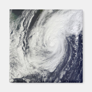 Typhoon Chaba över de Ryukyu öarna, Japan Magnet
