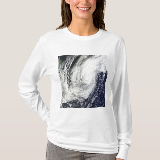 Typhoon Chaba över Ryukyu-öarna, Japan T-shirt (Framsida)