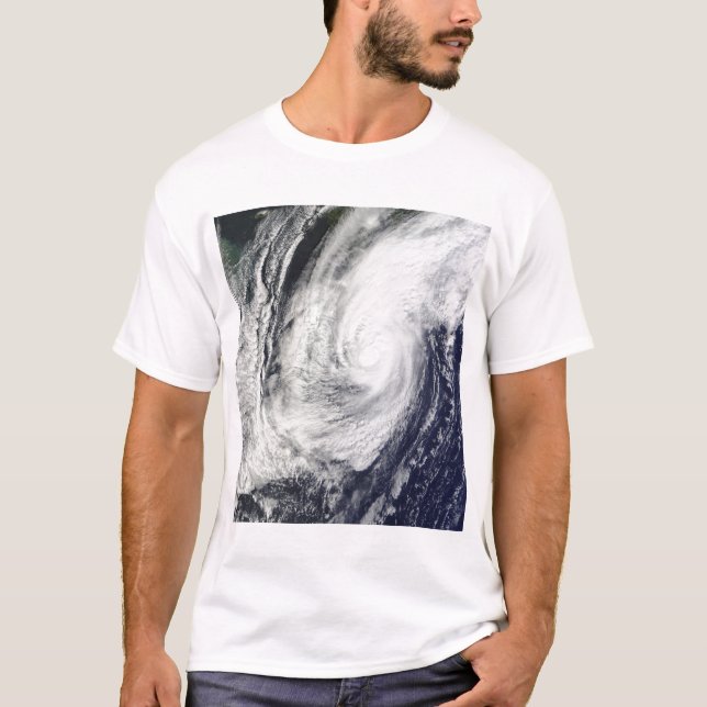 Typhoon Chaba över Ryukyu-öarna, Japan Tee (Framsida)