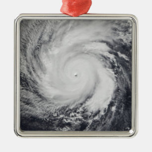 Typhoon Faxai i det westerna Stilla havet Julgransprydnad Metall
