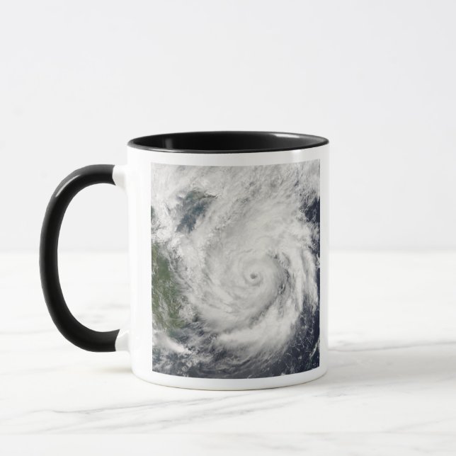 Typhoon Kai-Tak Mugg (Vänster)
