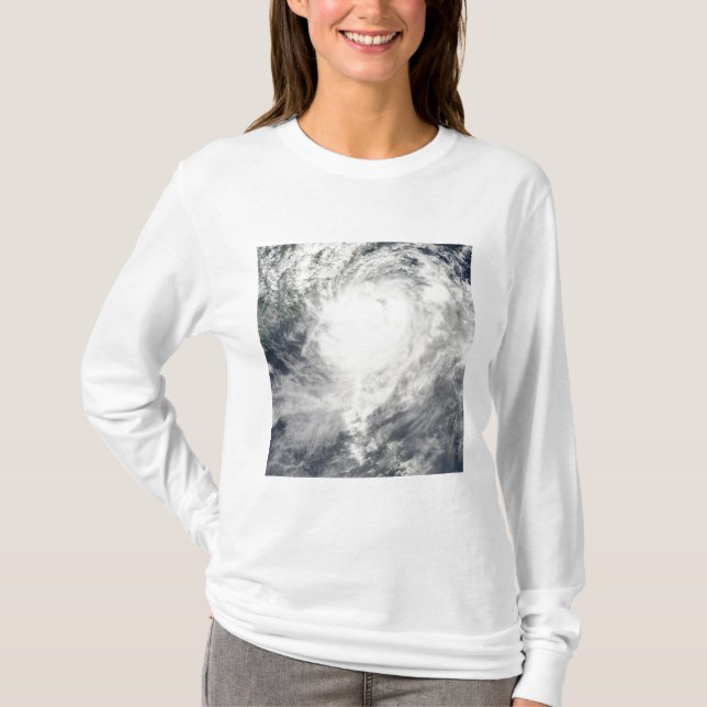 Typhoon Morakot över Taiwan T Shirt (Framsida)