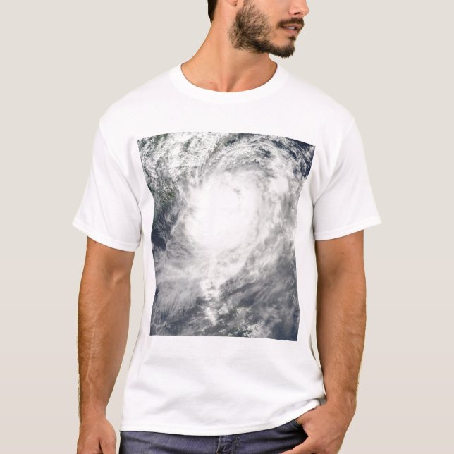Typhoon Morakot över Taiwan Tee Shirt (Framsida)
