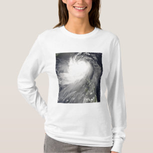 Typhoon Nuri över de filippinska öarna Tee Shirt