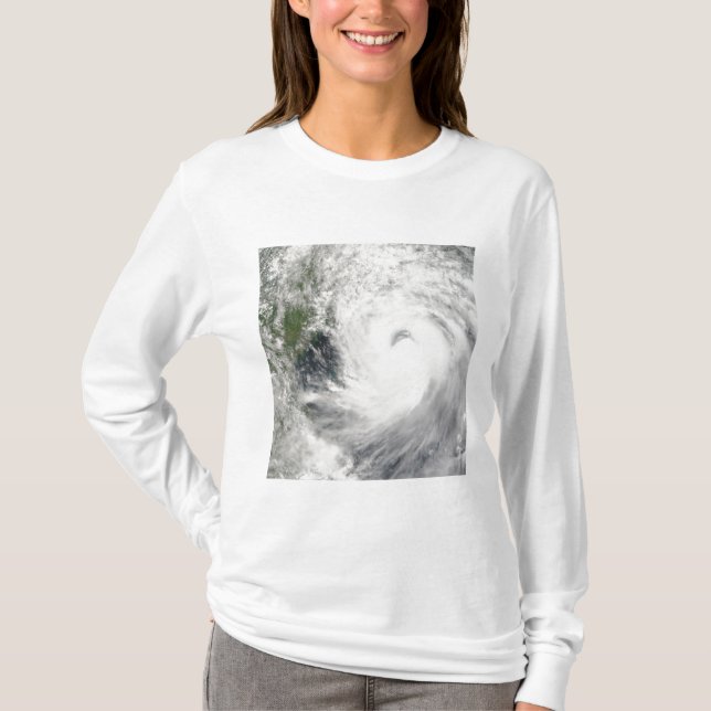 Typhoon Prapiroon T Shirt (Framsida)