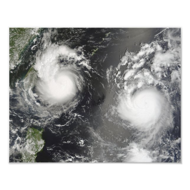 Typhoon Saomai och Tropical Storm Bopha Fototryck (Framsidan)