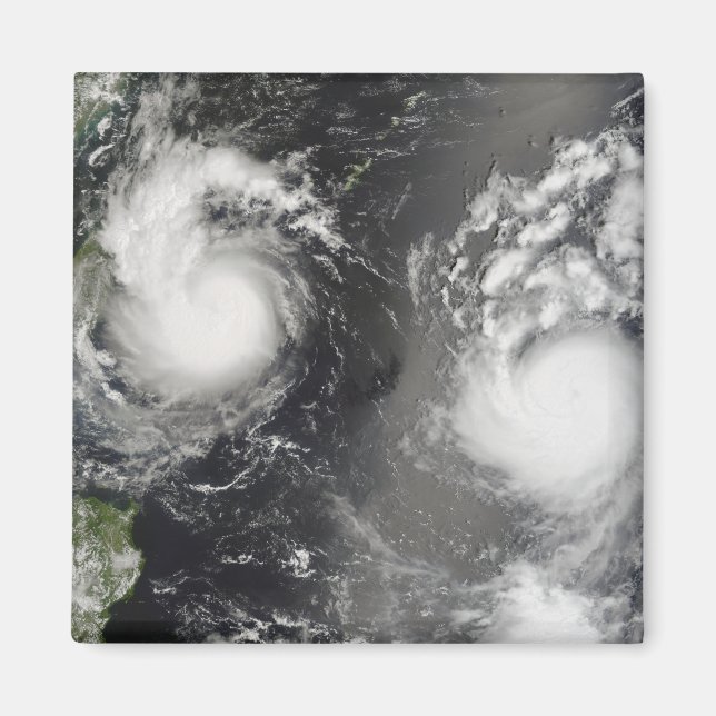 Typhoon Saomai och Tropical Storm Bopha Magnet (Framsidan)