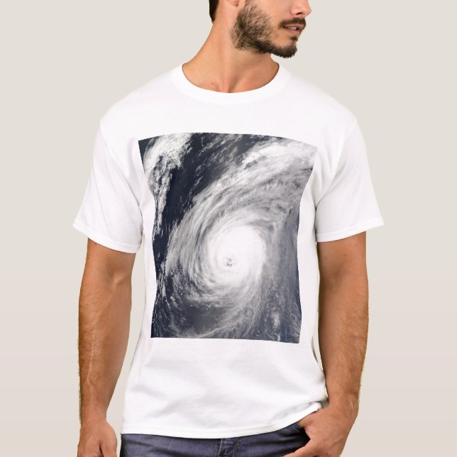 Typhoon Sudal söder om Japan 3 T-shirt (Framsida)