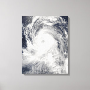 Typhoon Tingting över den nordliga Marianaen Isla Canvastryck