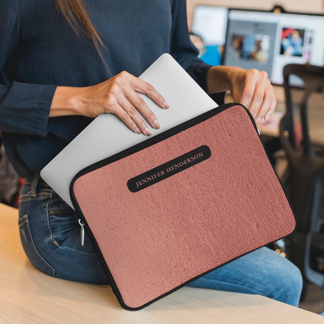 Typografi av Chic Ro Guld Namn Laptop Fodral (Skapare uppladdad)