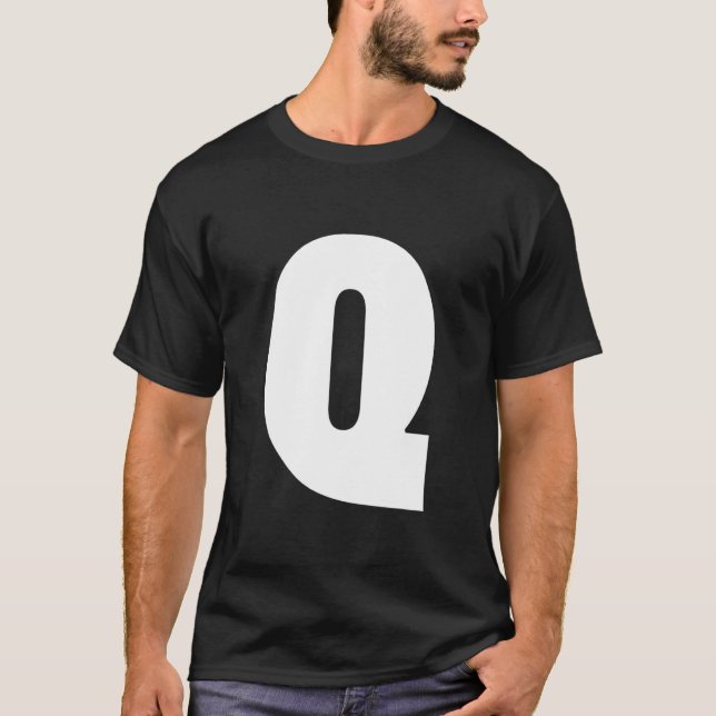 Typografi med fet Visning Brev Q-alfabet T Shirt (Framsida)
