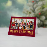 Typografi Photo Collage Burgundy jul<br><div class="desc">God jul! Skicka ditt varma önskemål den här säsongen med det här anpassadet ett jullokertecken. Den har enkel typografi på burgundbakgrund. Anpassa genom att lägga till tre foton,  namn,  år och annan information. Det här boho guld-foliekortet finns i andra färg och på andra kartonger.</div>