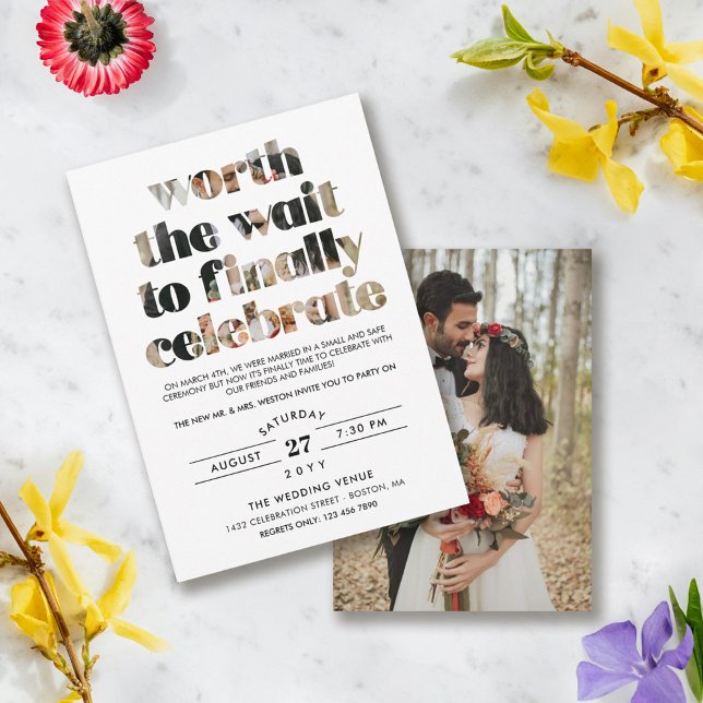 Typografi Värt Att Vänta På Uppföljarsjälens Firan Inbjudningar (Skapare uppladdad)