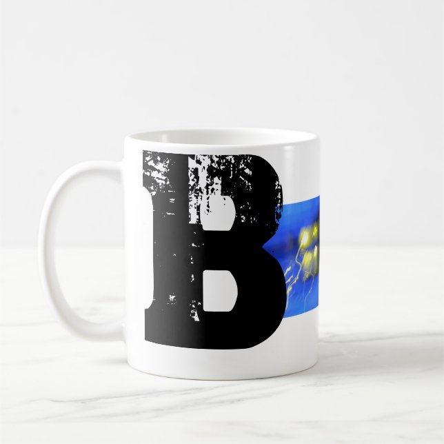 Typografisk kall rolig mugg för b-Monogram (Vänster)