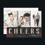 Typografiska botanicals 3 Photo Cheers Helg Vykort<br><div class="desc">Vykort. Helt och hållet anpassade på alla sätt som är möjligt, denna nya helgdag innehåller våra ursprungliga handmålade vinterbär och bladverk. Det djärva moderna hälsning som är sammanflätat mellan teckningarna gör ett typiskt påstående som utmärker sig. Den här samlingen innehåller fotoalternativ och samlingsalternativ för många som passar dina fotoinställningar. Kortets...</div>