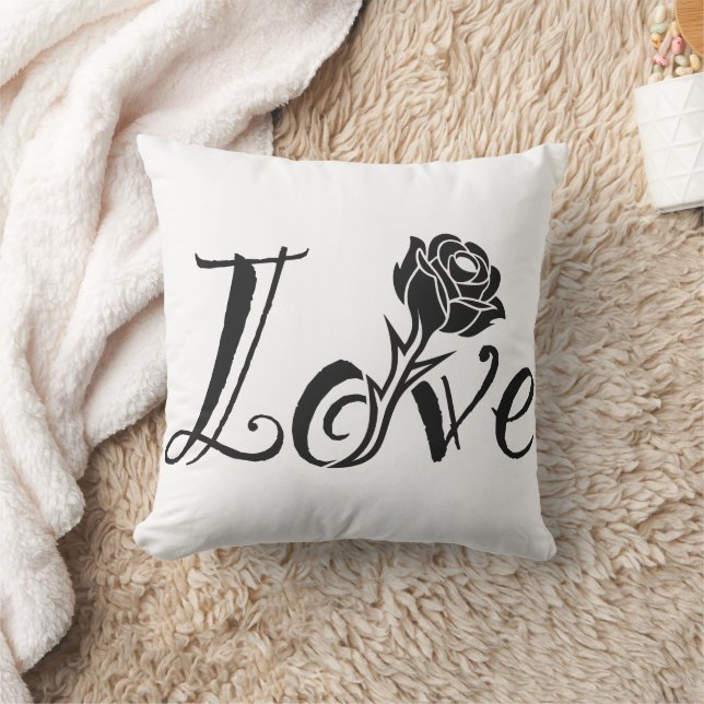 Typography Meets Nature: The Love Rose Kudde (Filt)