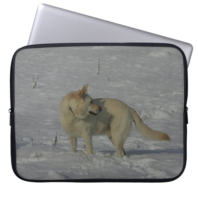 Tysk herde för vit i snön laptop sleeve (Framsidan)