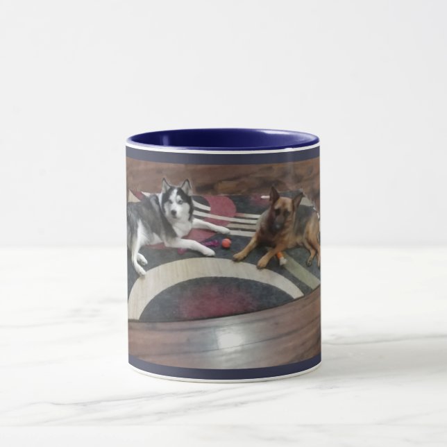 Tysk herde och Husky Mugg (Center)