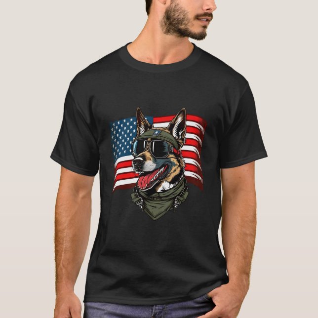 Tysk Shepherd American Hund Soldier 4:e juli T Shirt (Framsida)
