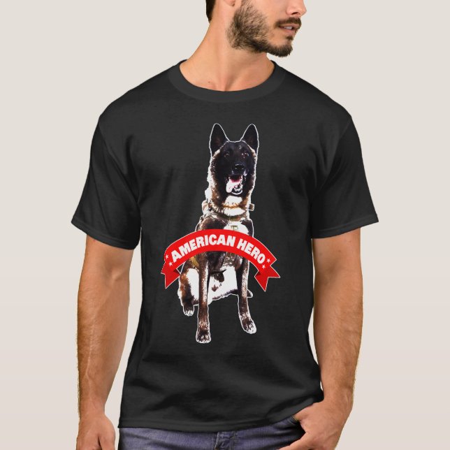 Tysk Shepherd Hero Hund Conan Militärstöd T Shirt (Framsida)