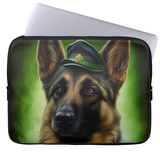 Tysk Shepherd Hund i St. Patrick Dress Laptop Fodral (Framsidan)