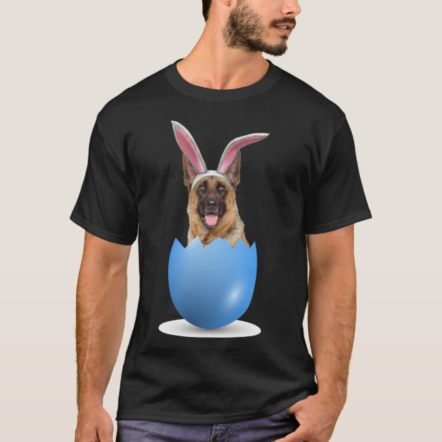 Tysk Shepherd Hund Påskhare Färgad Egg Hunti T Shirt (Framsida)