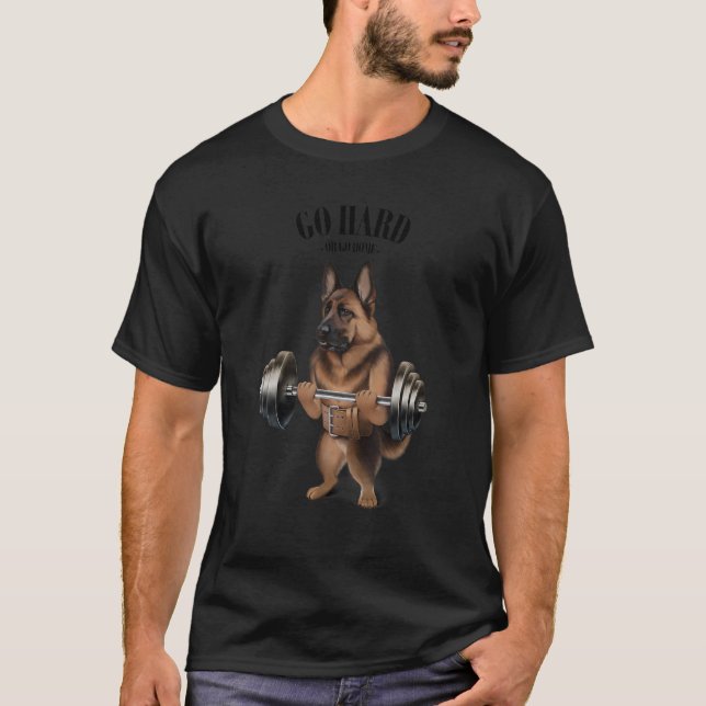 Tysk Shepherd Hund Weightlift in Fitness Gym T Shirt (Framsida)