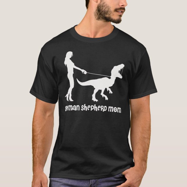 Tysk Shepherd Mamma Velociraptor Edition  T Shirt (Framsida)