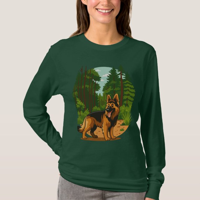 Tysk Shepherd Skogsäventyr Hund  T Shirt (Framsida)