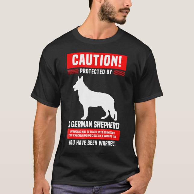 Tysk skvallervarning som skyddas av t shirt (Framsida)
