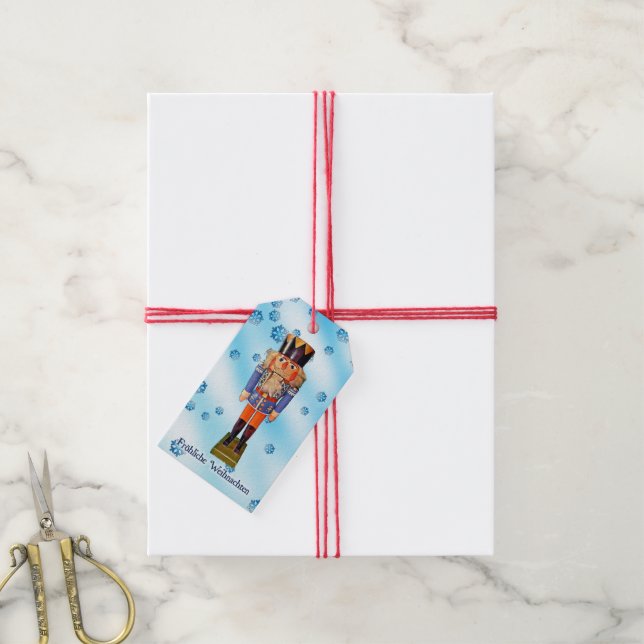 Tyska Nutcracker - Fröhliche Weihnachten Presentetikett (Med Snöre)