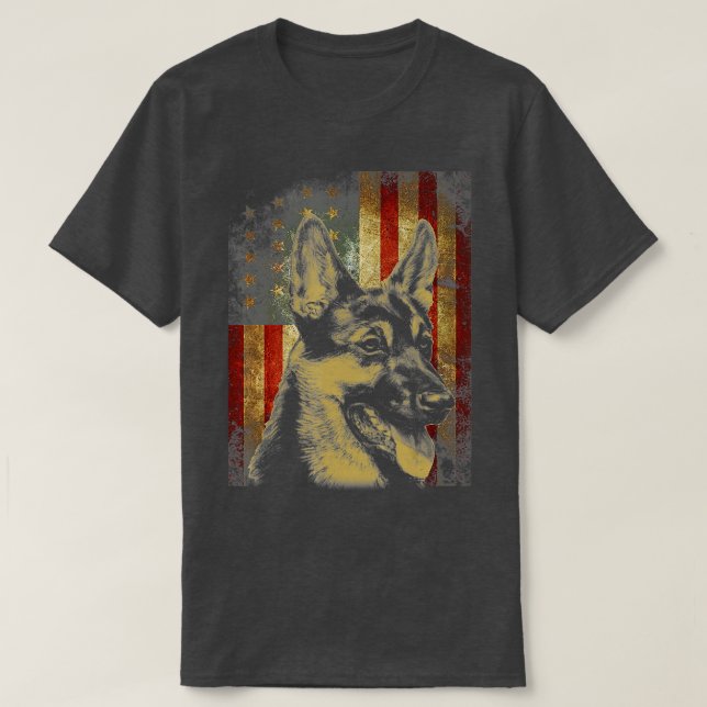 Tyska schackheramerikanska Flagga Hund Gift Manar  T Shirt (Design framsida)