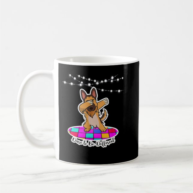 Tyska shepherd Dabbing Dare to be Different pet d Kaffemugg (Vänster)