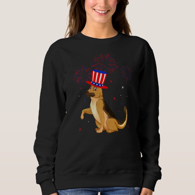 Tyska Shepherd Hund Rött vitt blått Fireworks 4th  T Shirt (Framsida)