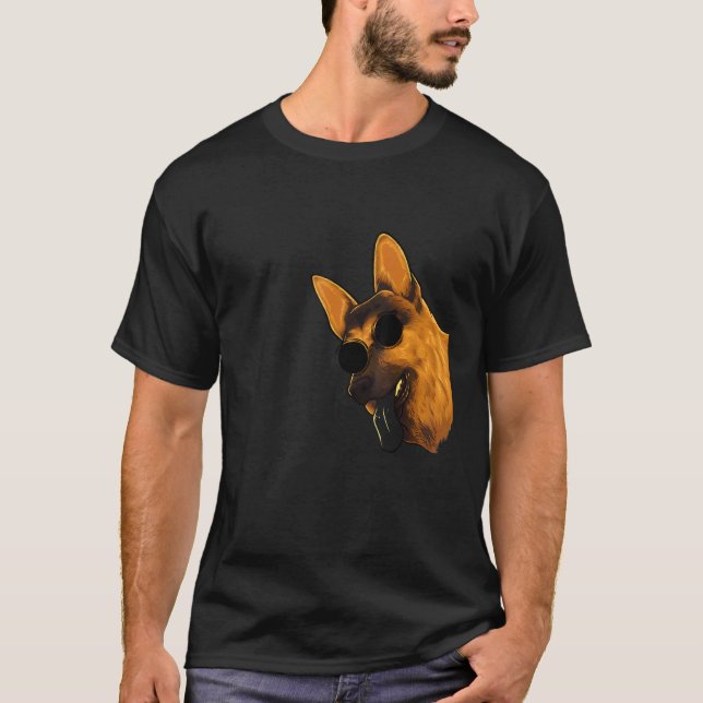 Tyska shepherd Hund with sunglasses German Shepher T Shirt (Framsida)