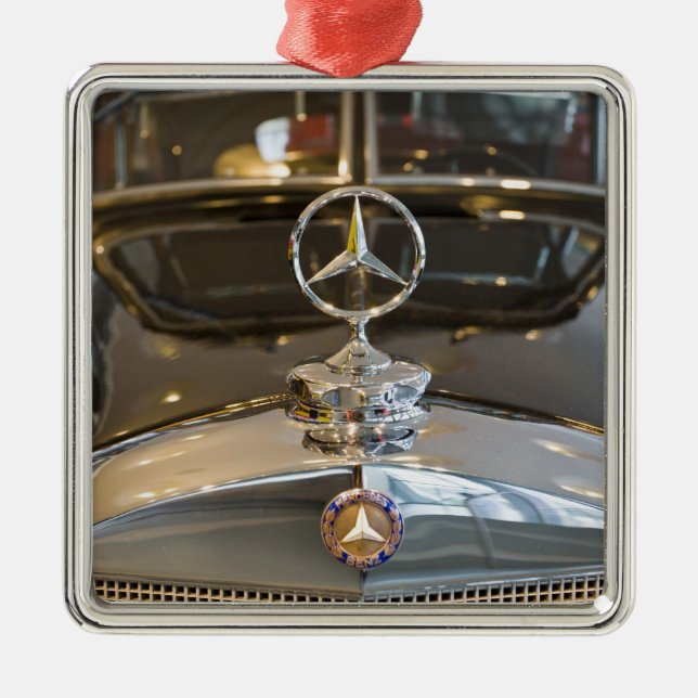 Tyskland, Baden-Wurttemberg, Stuttgart. Mercedes Julgransprydnad Metall (Framsidan)