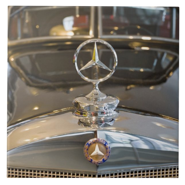 Tyskland, Baden-Wurttemberg, Stuttgart. Mercedes Kakelplatta (Framsidan)