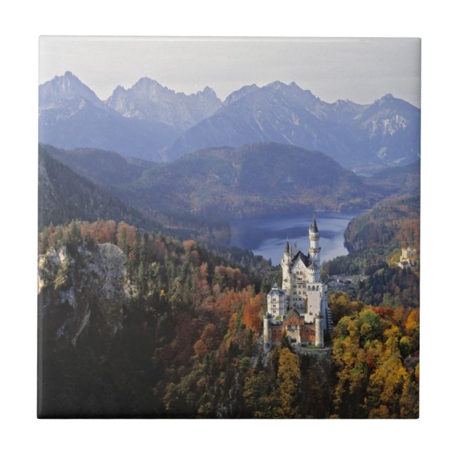 Tyskland, Bayern, Neuschwanstein slott. Kakelplatta (Framsidan)