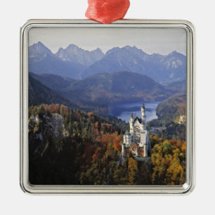 Tyskland, Bayern, Neuschwanstein slott. Kung Julgransprydnad Metall