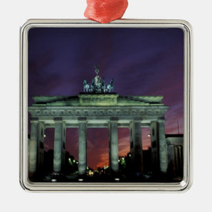 Tyskland, Berlin. Brandenburger Tor på natten. Julgransprydnad Metall