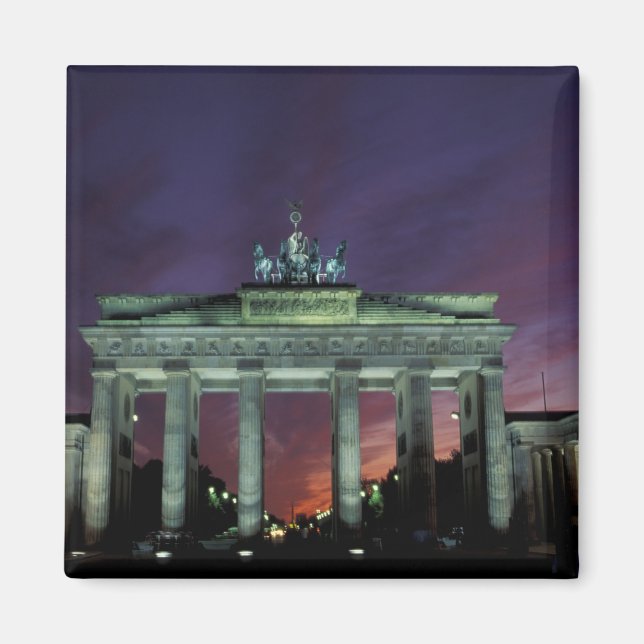 Tyskland, Berlin. Brandenburger Tor på natten. Magnet (Framsidan)