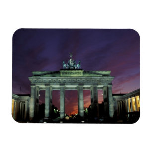 Tyskland, Berlin. Brandenburger Tor på natten. Magnet