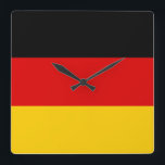 Tyskland flagga - Tyskland Fyrkantig Klocka<br><div class="desc">Flagga Tyskland eller tysk mark är en trifärg som består av tre lika stora vågräna som visar det nationella färgen Tyskland svart,  röd och guld. #tyskland #german #deutschland #berlin #patriotic #flagga</div>