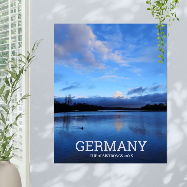 Tysklant resefoto för Blue Sjö Poster (Blue Lake Germany Travel Photo Poster ©Susanne Sachers - Sunny Wanderlust 🌞✈️)