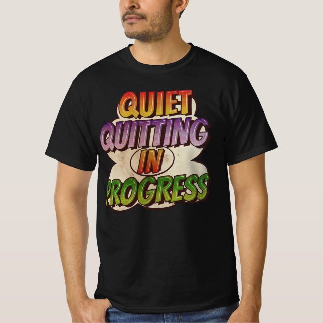 Tyst Avhopp Pågår - Tecknad Serie T Shirt (Framsida)