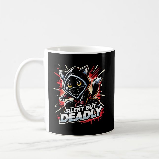 Tyst men dödlig - Cute Funny Ninja Cat Kaffemugg (Vänster)